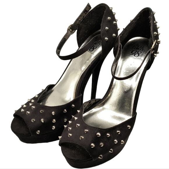 Speed Limit 98 Black Faux Suede Silver Spikes Open Toe Pump Heels 7.5 - Picture 1 of 16
